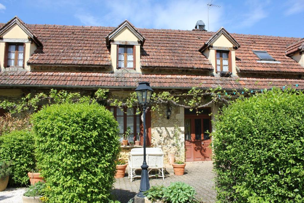 Chambres D'Hotes Et Gite Chastrusse Hotel Nadaillac-de-Rouge Экстерьер фото